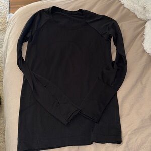 Lululemon Swiftly Tech Long Sleeve black size 6